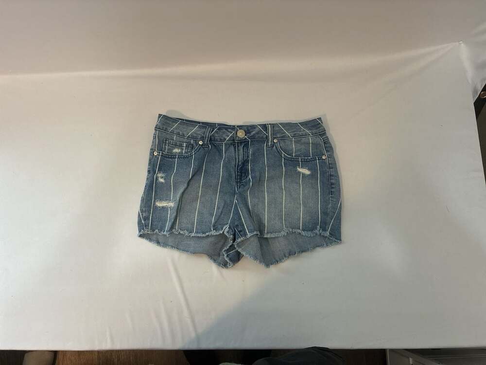 Natural Reflections Women's Blue Denim Striped Distressed Cut-Off Shorts Size 8